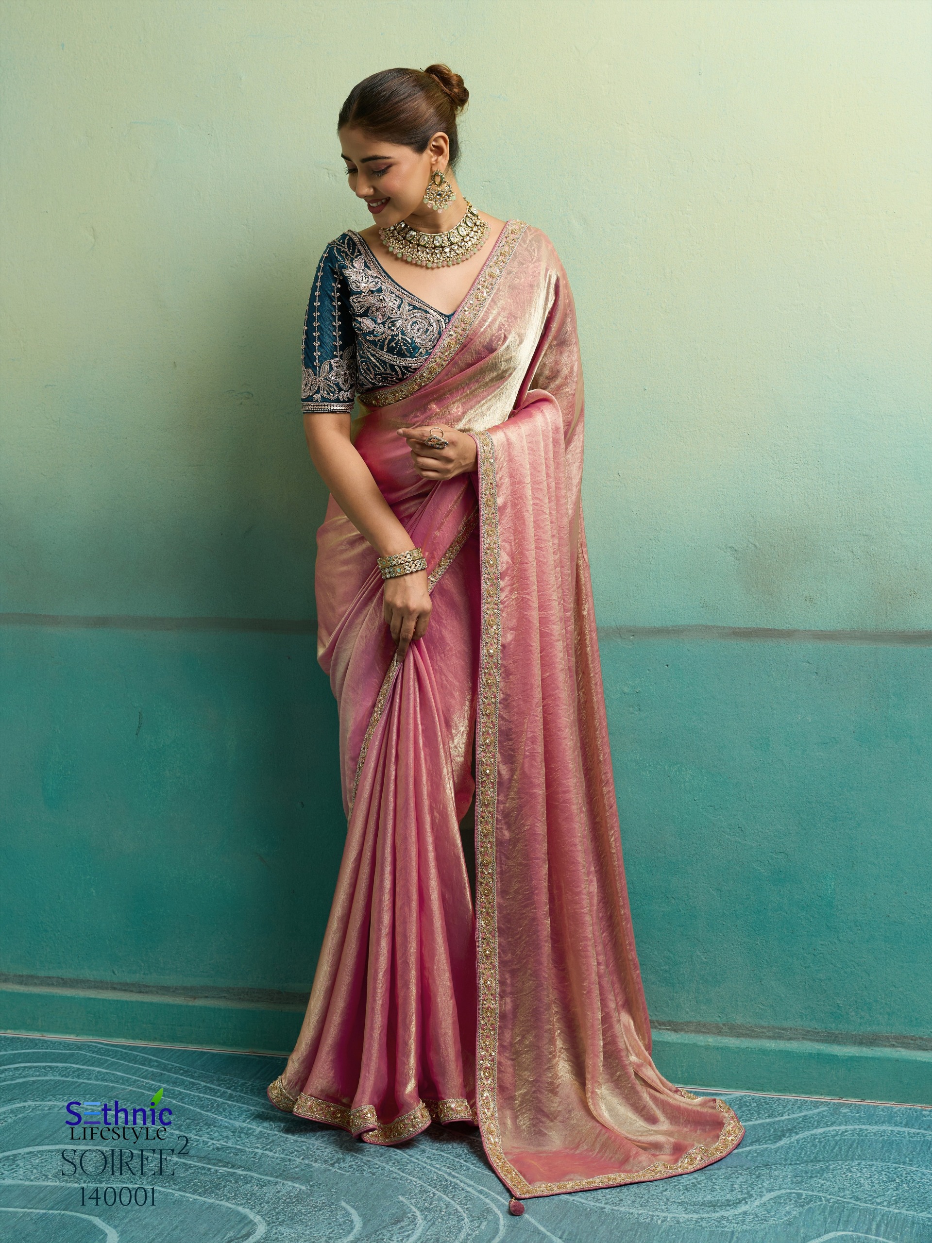 Silky-smooth Velvet Satin with an enchanting shimmer drape